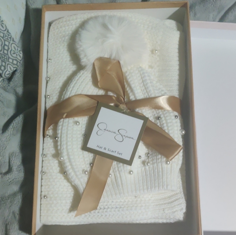 Jessica Simpson Cream Hat and Scarf Set